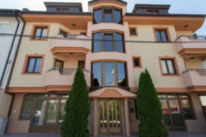 Kukunesh Apartments